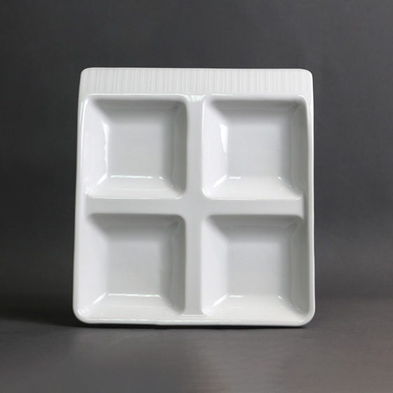 P7652 ถาด 4 ช่อง 21.5x24x3.5 ซม.
