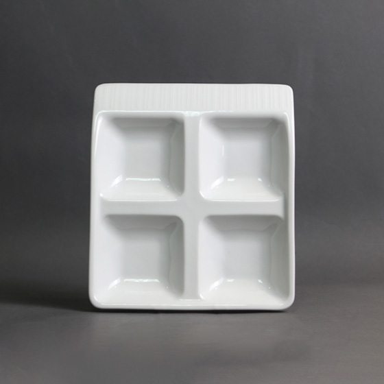 P7653 ถาด 4 ช่อง 18.5x21x3.5 ซม.